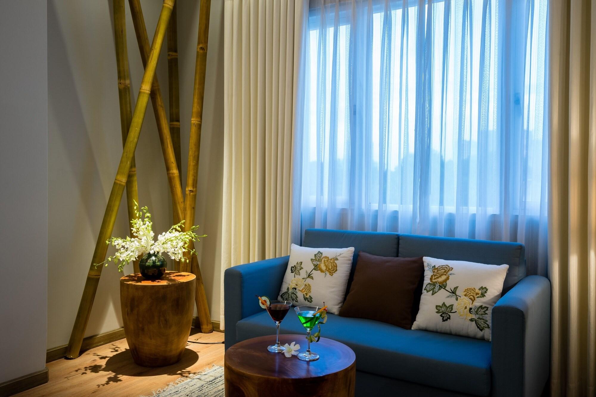 Silverland Yen Hotel Хошимин Екстериор снимка