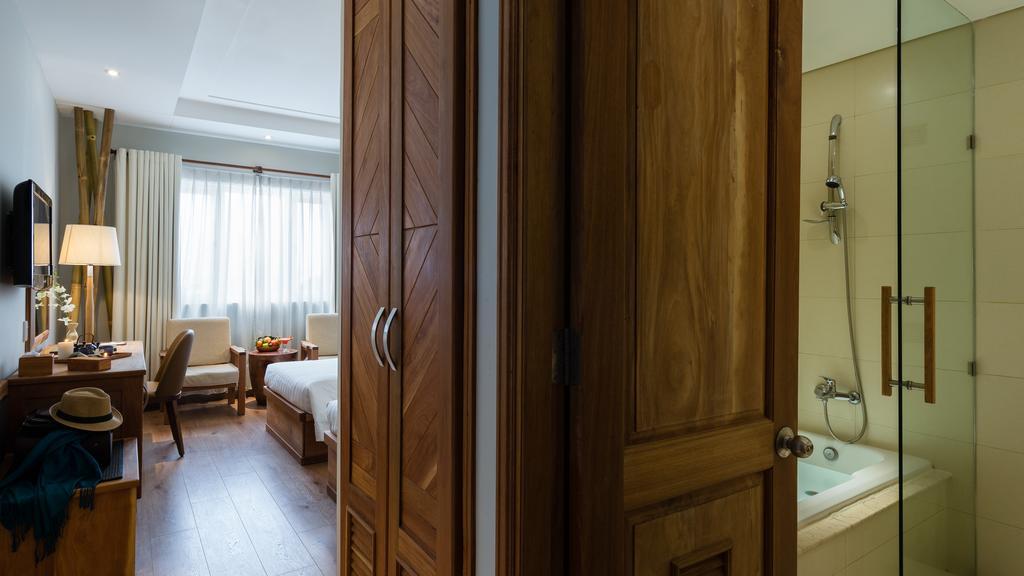 Silverland Yen Hotel Хошимин Екстериор снимка