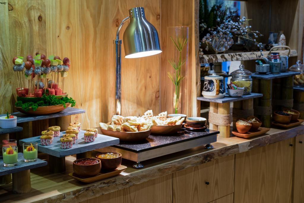 Silverland Yen Hotel Хошимин Екстериор снимка
